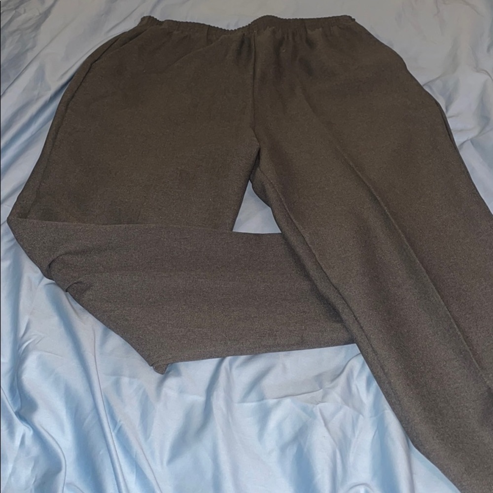 Gray pleated elastic waist pants